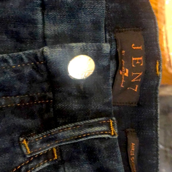 Jen 7  7 for Mankind straight leg leopard size 6. - Picture 1 of 2